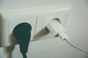Extension Plug Terlalu Penuh? Ini Risiko Yang Ramai Ambil Mudah
