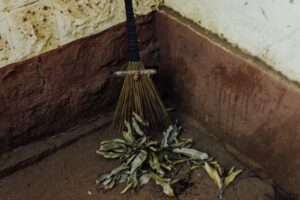 lantai dapur berkerak licin di rumah