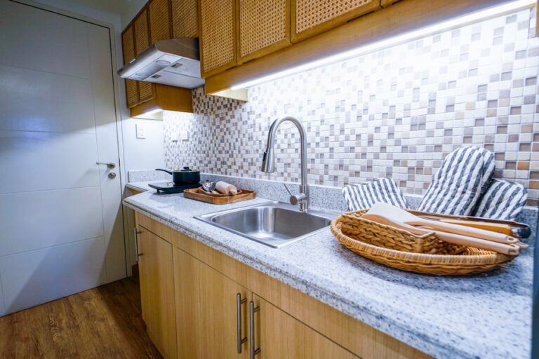 Panduan Memilih Ketuhar Kecil Terbaik untuk Dapur Moden Anda