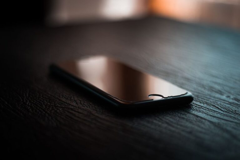 Screen Protector Privacy Berbaloi? Semak Kesan Pada Kecerahan Skrin