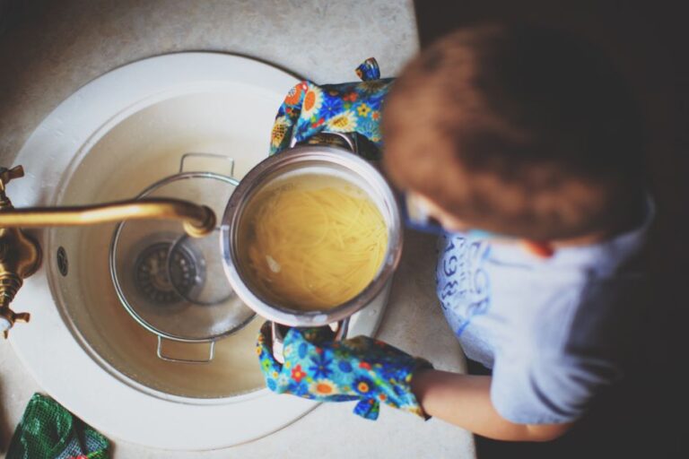 Sinki Dapur Mudah Tersumbat Di Rumah Sewa? Ini Punca Dan Cara Elak Masalah
