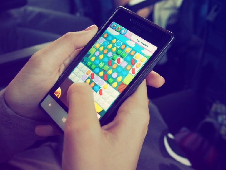 Telefon Pintar Anda: Gerbang Kepada Dunia Permainan Serius