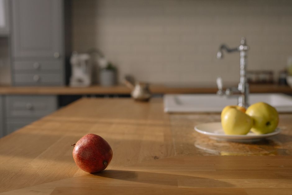 home kitchen counter - Tong Sampah Dapur Cepat Berbau? Ini Cara Urus Sisa Makanan dengan Lebih Kemas
