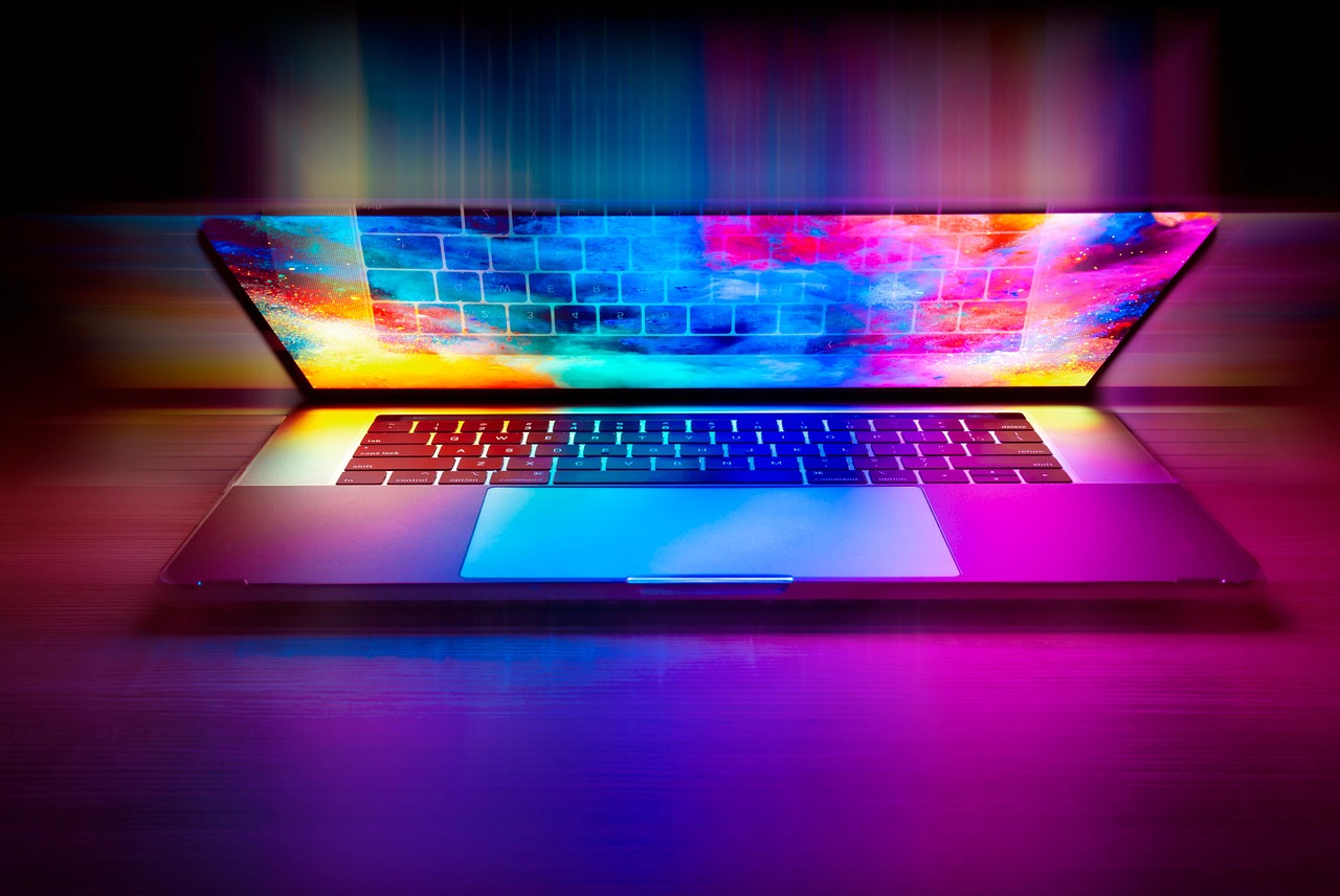 Beg Laptop: Panduan Memilih Antara Beg Sandang dan Beg Bimbit