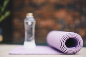 Cara Membersihkan Tikar Yoga Anda dengan Betul untuk Kekal Bersih dan Tahan Lama