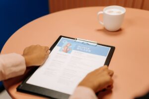 Cara Membuat Resume Kerja: Pilihan Percuma dan Checklist Penting