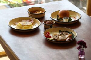 Cara Menghidangkan Menu Sarapan yang Menarik dan Praktikal