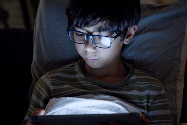 Cara Menikmati Streaming Malam: Panduan Lengkap untuk Pemula