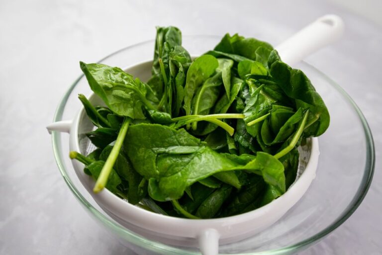 Cara Penyediaan Sayur Bayam yang Betul: dari Memilih Hingga Memasak