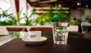 Keseimbangan Minuman Berkafein: Panduan Amalan Sihat Harian Anda