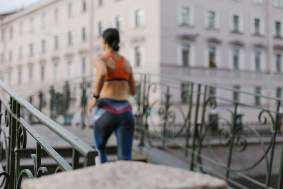 Pakaian Jogging Pagi: Panduan Memilih dan Tips Bergaya