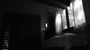 Panduan Memilih Langsir Gelap Bilik Terbaik untuk Tidur Lena Anda