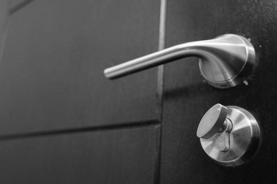 Panduan Memilih Pemegang Pintu yang Tepat untuk Rumah Anda