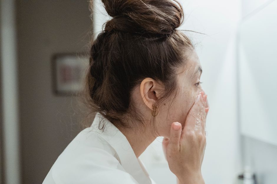 Penjagaan Cuci Muka Harian: Punca Kulit Bermasalah dan Cara Atasi