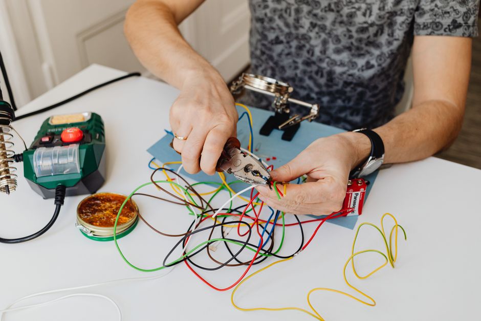 Power Strip Surge Protector: Cara Pilih dan Lindungi Gajet Anda