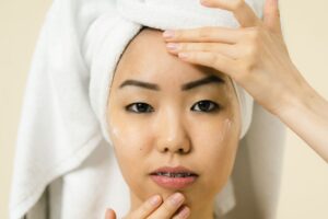 Cara Menjaga Keselesaan Kulit Berminyak Sepanjang Hari