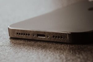 Tanda Port Pengecas Telefon Rosak dan Cara Semakan Selamat