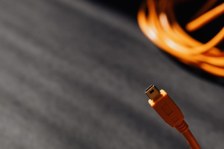 Tanda Rosak Kabel Pengecas Telefon dan Cara Memeriksanya
