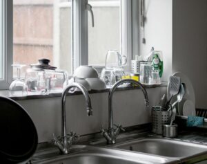 Tips Praktikal Mengurus Kekemasan Ruang Sinki Dapur Anda
