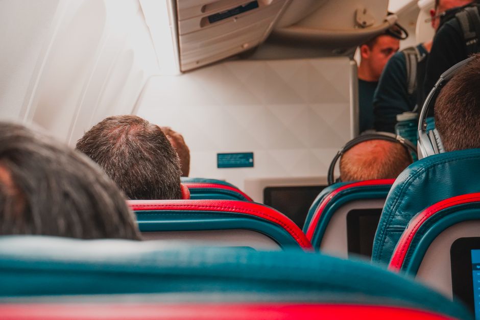 Bantal Travel: Panduan Memilih Sokongan Leher Terbaik untuk Keselesaan Perjalanan