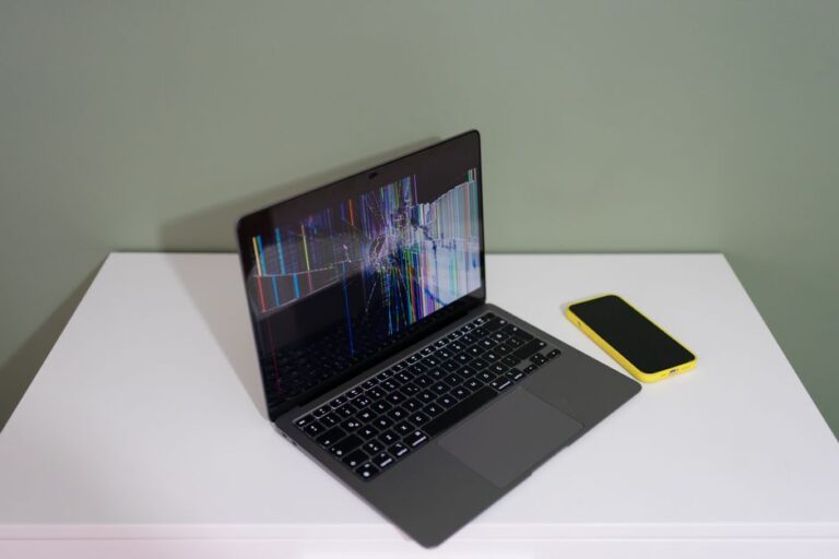 Bila Perlu Tukar Charger Laptop yang Rosak dan Apa Risikonya