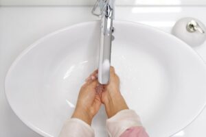Cara Menggunakan Sealant Sinki dengan Betul untuk Cegah Bocor