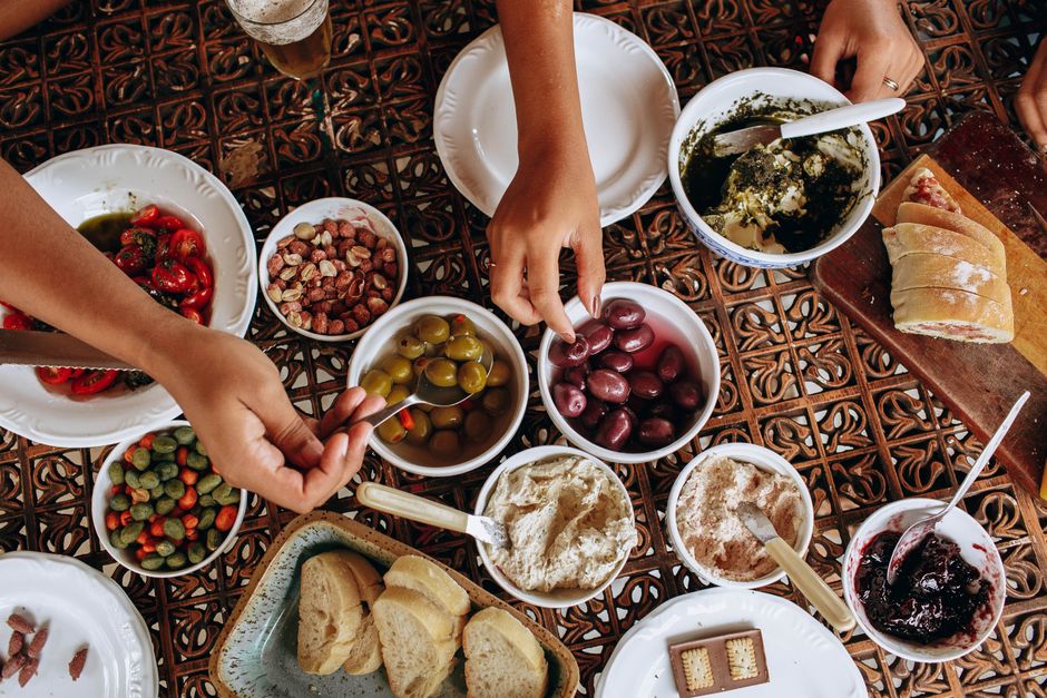 Cara Menghidangkan Menu Makan Tengah Hari dengan Teratur dan Berselera