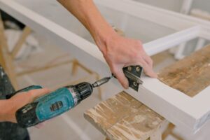 Cara Pasang Engsel Pintu dengan Betul: Langkah DIY Mudah