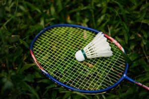 Cara Pilih Raket Badminton Sesuai Gaya Permainan dan Tahap Kemahiran