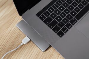 Cara Pilih USB Hub yang Tepat untuk Keperluan Komputer Anda