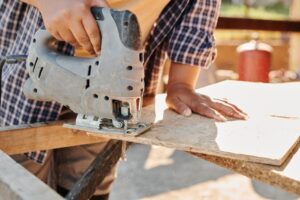 Gergaji Jigsaw Mana Lebih Berbaloi: Cordless, Corded atau Jenis Tanpa Wayar?