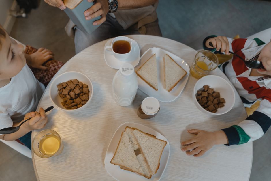 Jadual Sarapan Keluarga: Panduan Praktikal Urus Rutin Pagi