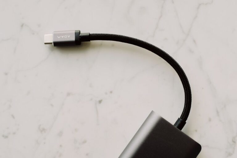Kabel Pengecas Tahan Lasak: Pilihan Praktikal untuk Kegunaan Harian
