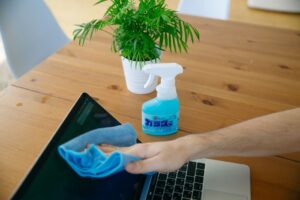 Kain Lap Microfiber: Ciri, Kelebihan dan Cara Guna yang Betul