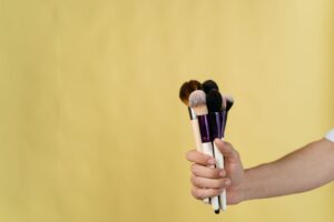 Kebersihan Alat Makeup: Panduan Mudah Menjaga Kesihatan Kulit Harian
