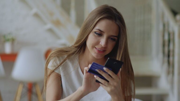 Kepentingan Mengurus dan Menyemak Rekod Online Banking Harian
