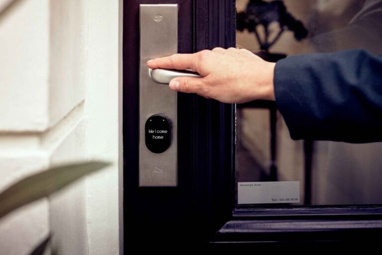 Keselamatan Bilik Tetamu: Kenal Pasti Risiko dan Semakan Asas di Rumah