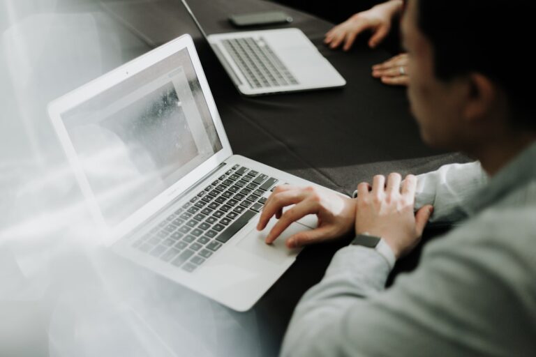 Ketahanan Keyboard Laptop: Faktor Penentu dan Cara Jaga