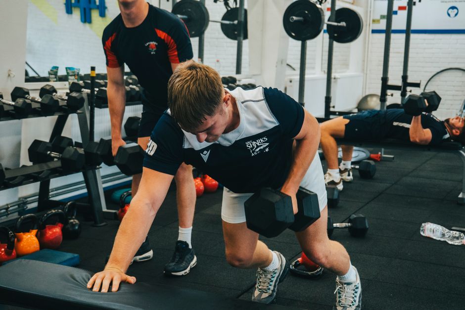 Masa Latihan Dumbbell Ringan: Tempoh Ideal dan Kesannya