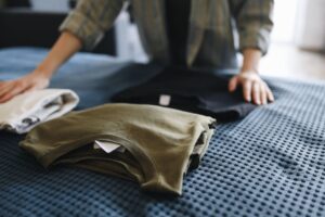 Panduan Liputan dan Teknik Lipatan Baju Raya supaya Kemas serta Tidak Mudah Berkedut