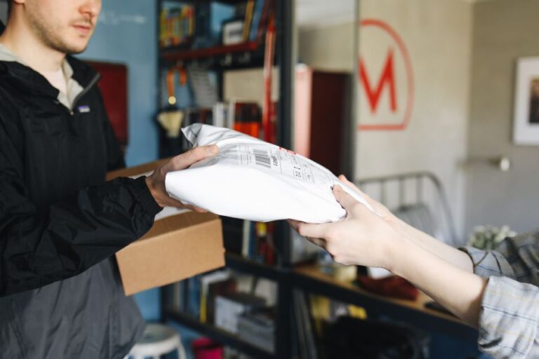 Panduan Pilih Polymailer Plastik POS Laju yang Sesuai untuk Bisnes Online