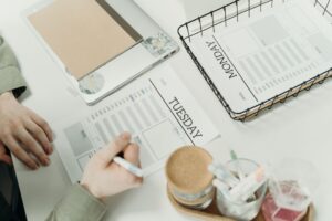 Panduan Susun Jadual Waktu Anak: Cara Elak Bebanan Beg dan Stres