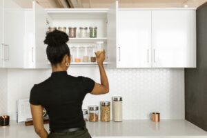Punca Kekemasan Kabinet Bawah Dapur Cepat Berselerak dan Cara Atasi
