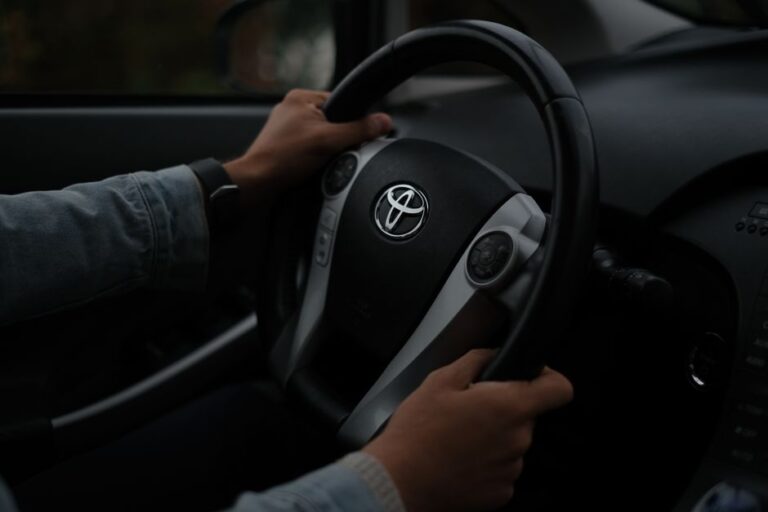 Sarung Stereng Kereta: Jenis, Pemilihan dan Penjagaan Praktikal