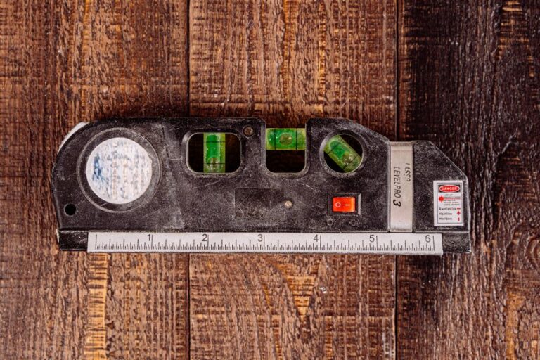 Semakan Penting sebelum Beli Spirit Level di Pasaran