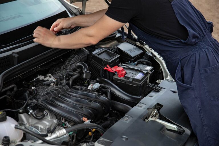 Servis Bateri Kereta Tiba-Tiba Kong: Tanda Awal, Kos Ganti dan Cara Pilih Kedai Paling Selamat