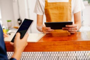 Tablet POS: Semak Kos, Ketahanan dan Spesifikasi sebelum Beli