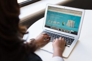 Beg Laptop Ergonomik: Mengurangkan Beban Bahu untuk Bawaan Harian