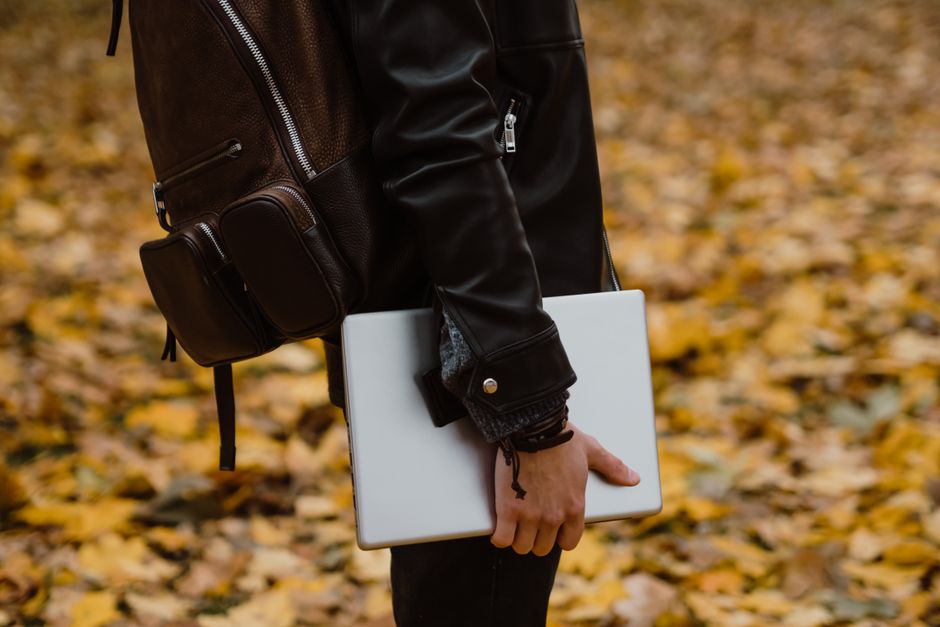 Beg Laptop Kalis Air: Ciri Keselamatan Penting untuk Peranti Anda