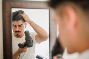 Cara Betul Menggunakan Pengering Rambut Tanpa Rosakkan Rambut